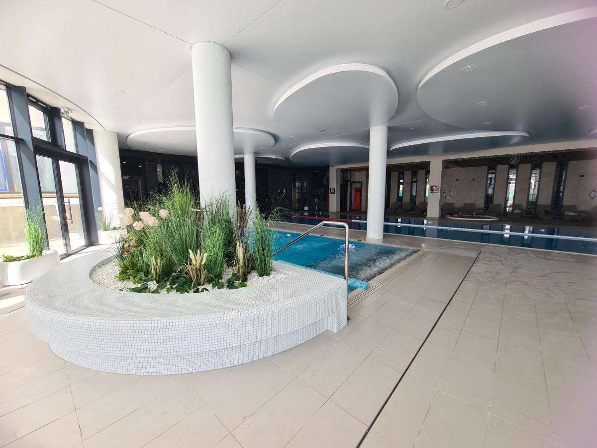 Polanki Aqua Apartamenty Nielimitowany Dostep Do Basenow Parking Free Kołobrzeg Buitenkant foto